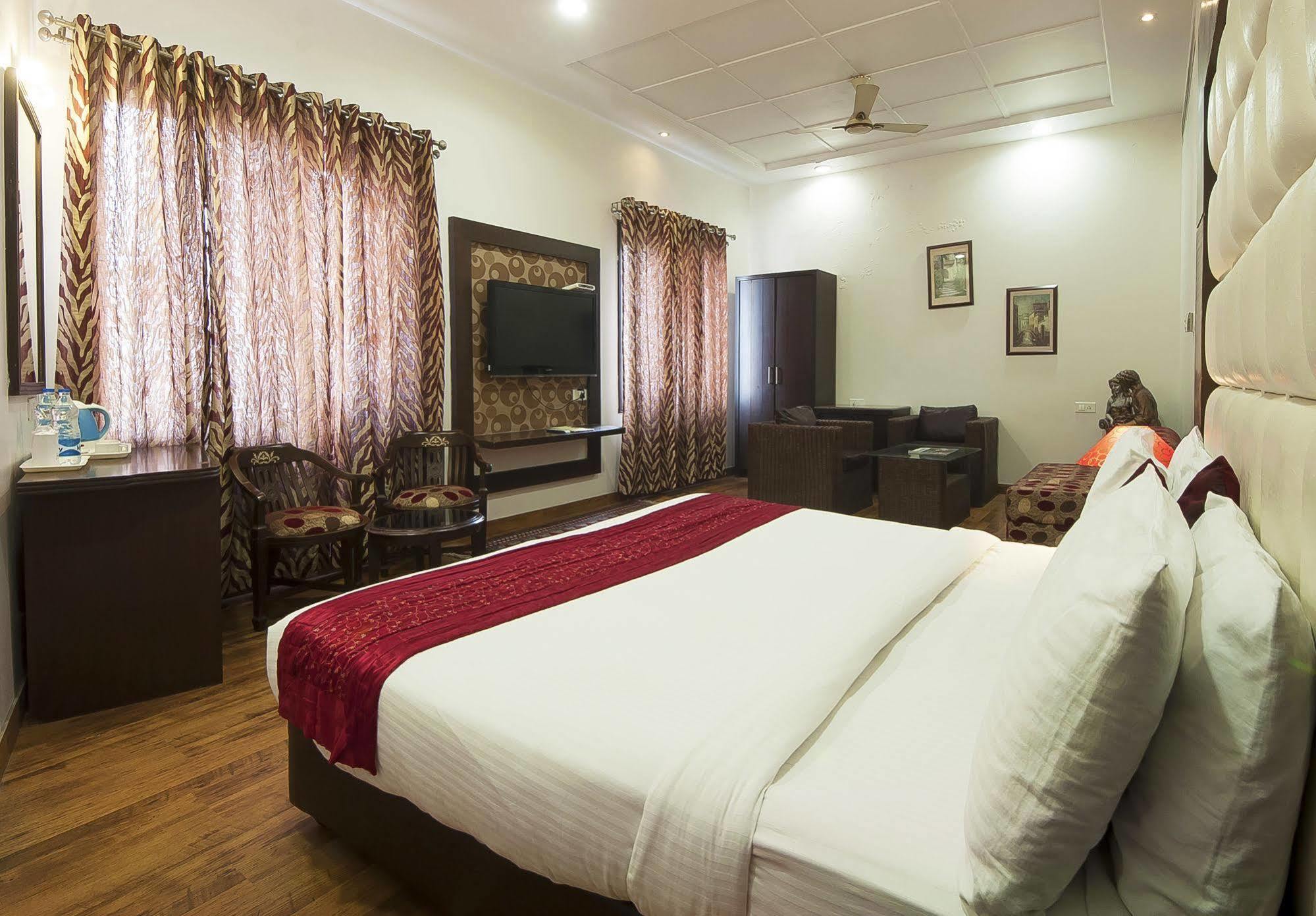 Hotel Prems Paradise Amritsar Ngoại thất bức ảnh